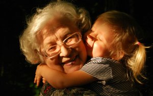 Токсичные бабушки и дедушки: как понять, что это ваш случай