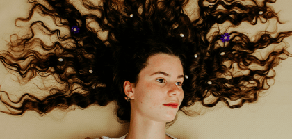 7 лайфхаков, как выпрямить волосы без термических приборов