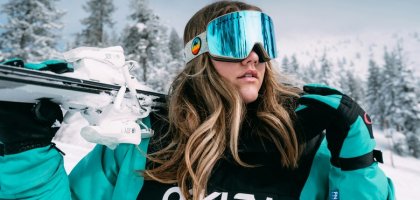 Как девушке выбрать горные лыжи и горнолыжный комплект
