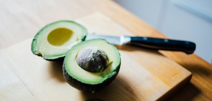 Как хранить авокадо дома, чтобы дозрело и не испортилось