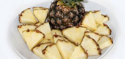 Салаты с ананасами: интересные и вкусные рецепты