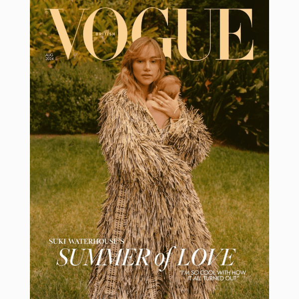 Жена Роберта Паттинсона появилась на обложке Vogue с дочерью