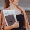 Какие качества помогают женщине стать лидером в коллективе?
