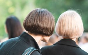 Прически на короткие волосы: легкие и красивые варианты для женщин и девушек