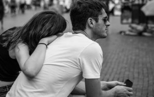 Почему влюбляются не в подходящих: причины и как перестать повторять ошибки