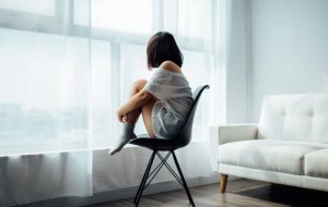Весеннее обострение у девушек: что это и как проявляется?