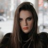 Мужчина запрещает открыто одеваться: забота или контроль?