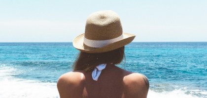 Чем смывать солнцезащитный крем с лица и тела