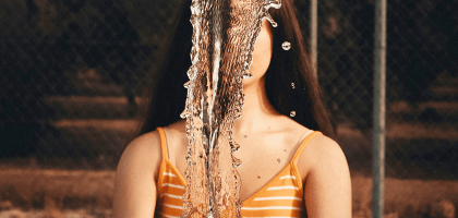 Летний лайфхак – мытье головы минеральной водой