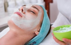 Маска из клубники: чем полезна и как сделать в домашних условиях?
