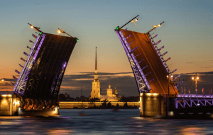 Что привезти в подарок из Питера