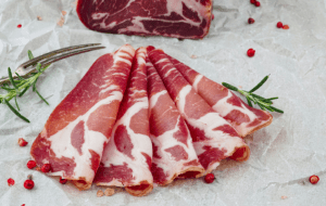 Какие специи добавляют в свинину