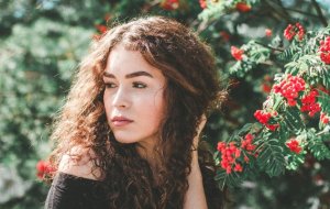 Работает ли игра в недоступность при знакомстве?