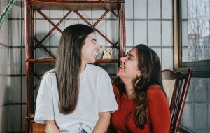 Что делать, если подруга обиделась? Советы для примирения