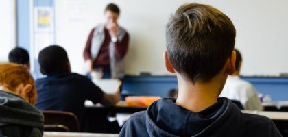 Почему ребенок не хочет идти в школу? Как быть?