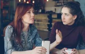 Что делать, если вас перебивают: причины и как реагировать?