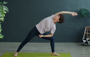 Зарядка при сидячей работе: как приучить себя больше двигаться?