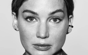 Дженнифер Лоуренс откровенно рассказала о материнстве