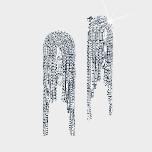 Этой осенью носим зрелищные серьги-нити, как на показах Fendi и Alaïa