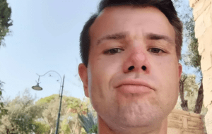 Звезду «Папиных дочек» обвинили в домашнем насилии