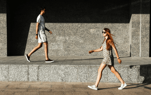 10 признаков, которые указывают, что партнер вас обесценивает