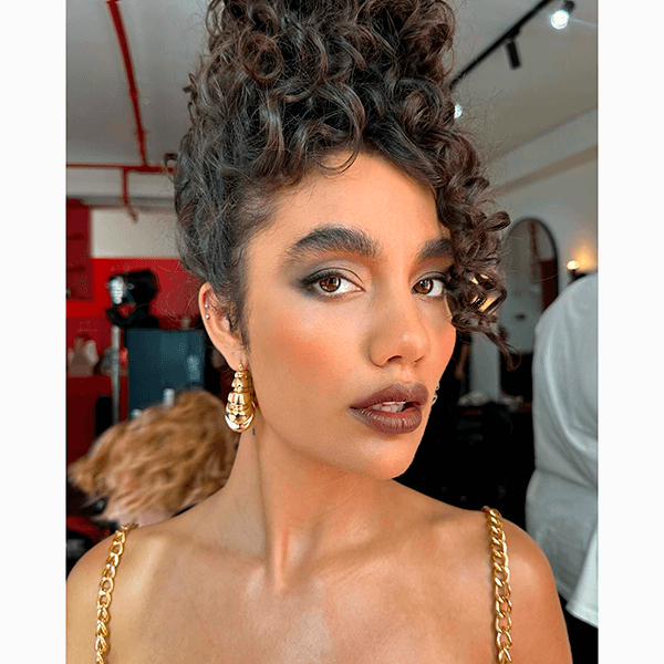 Самый модный цвет помады на осень – коричневый