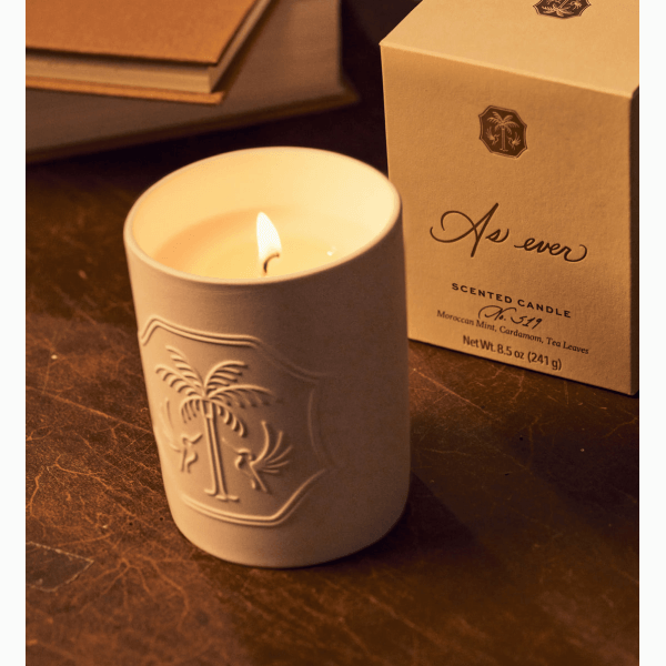 Меган Маркл раскритиковали за выпуск свечи с ароматом своей свадьбы