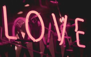 Что значит «уметь любить»? И как понять, что человек любит?