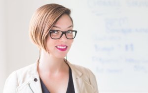 Кто такая женщина альфа: главные признаки, которые выдают сильную натуру