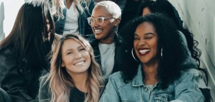 Как помочь человеку в истерике — просто и по-человечески?