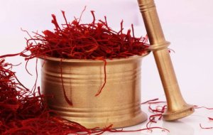 В какие блюда добавляют шафран и в каком виде?