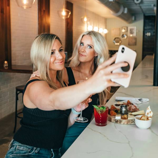 соперничают