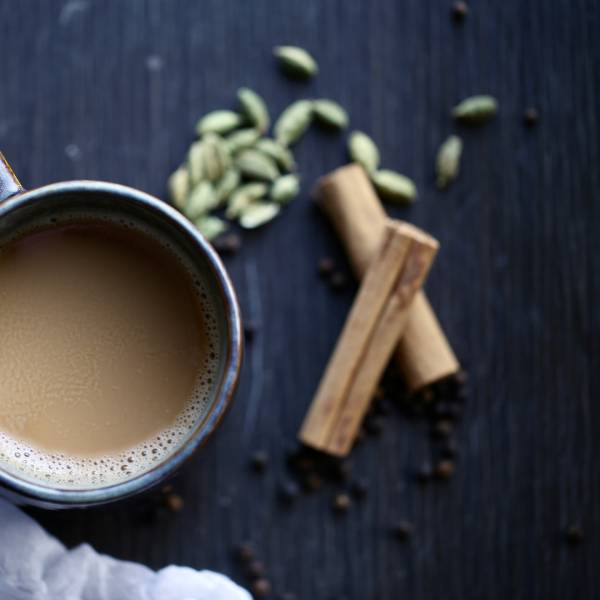 Куда добавляют кардамон – молотый и в зернах?