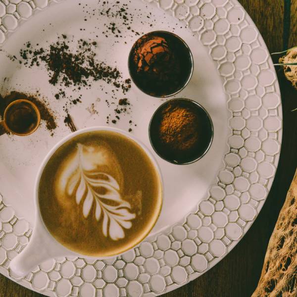 Куда добавляют корицу - молотую и палочками?