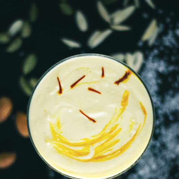 В какие блюда добавляют шафран и в каком виде?