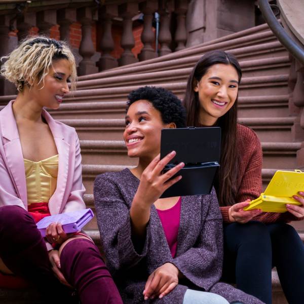 соперничают