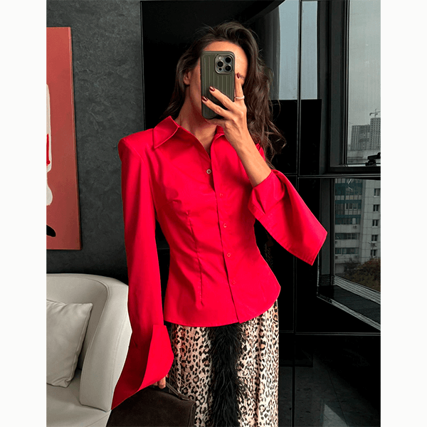 Красный среди главных цветов осени-зимы – 2025/2026, чему мы очень рады