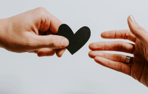 Пинговать в отношениях: что это значит и как из этого выйти