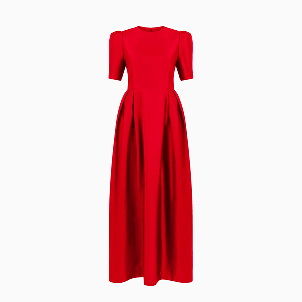 Красный среди главных цветов осени-зимы – 2025/2026, чему мы очень рады