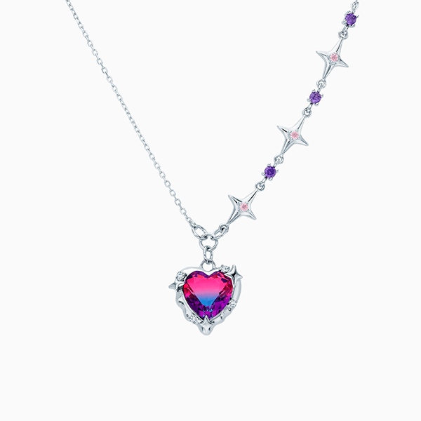 Яркий свитер и украшения с цветными камнями для тех, кто уже устал от серости за окном