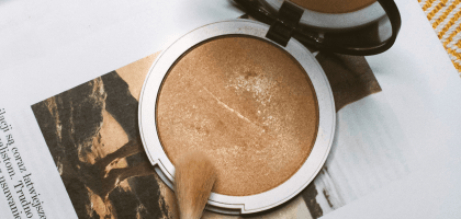 Эффектное сияние: ТОП-7 хайлайтеров для безупречного макияжа