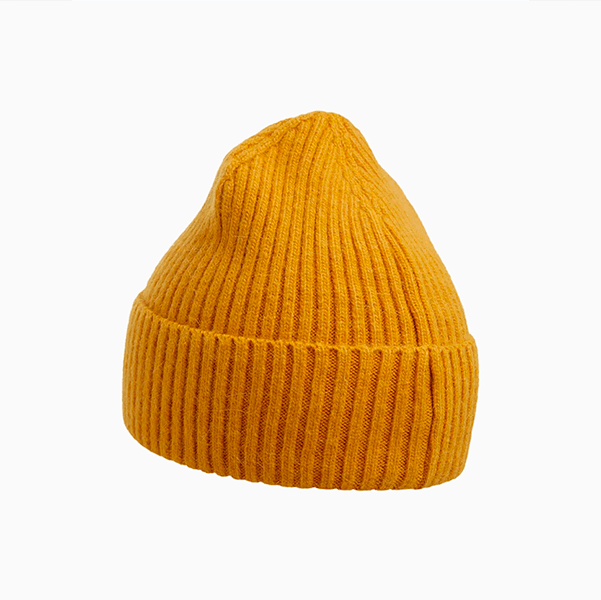 Где искать стильные головные уборы для наступающей зимы?