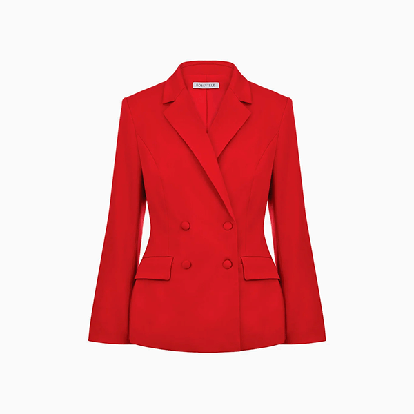 Красный среди главных цветов осени-зимы – 2025/2026, чему мы очень рады