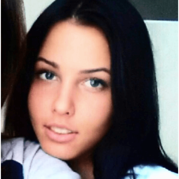 Анастасия Решетова показала лицо до пластики