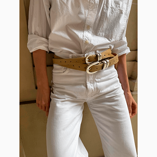 Мы нашли аксессуар, который заменит обычный ремень этой осенью