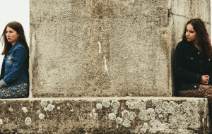 «Я за нее рада, но…»: как справиться с завистью к лучшей подруге