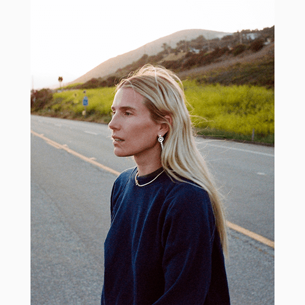 Как выглядит актуальный минимализм в украшениях в 2025 году?