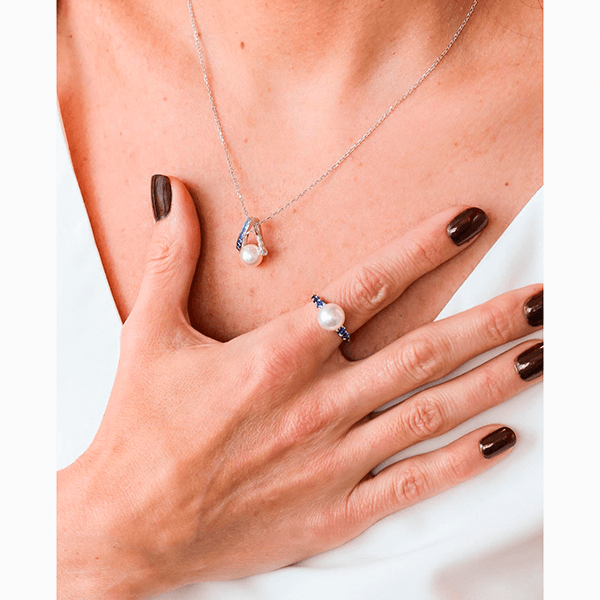 Жемчуг и сапфиры – роскошный дуэт для этой зимы