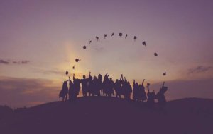 Что подарить на окончание школы ребенку