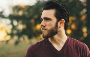 Признаки, что твой мужчина любит бывшую